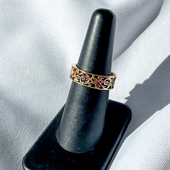 Filigree Gold band