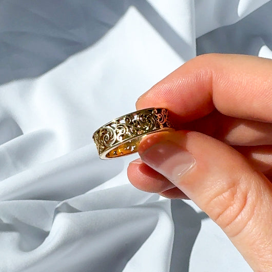 Filigree Gold band